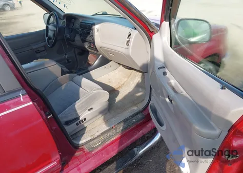 1996 Ford Explorer z USA, uszkodzony, nr VIN 1FMDU34XXTUA79409